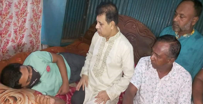 শ্রীপুরে টিউমার আক্রান্ত রানার পাশে মানবতাপ্রেমি আকরাম